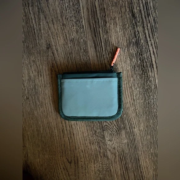 Lululemon True Identity Card Case - Picture 2 of 5